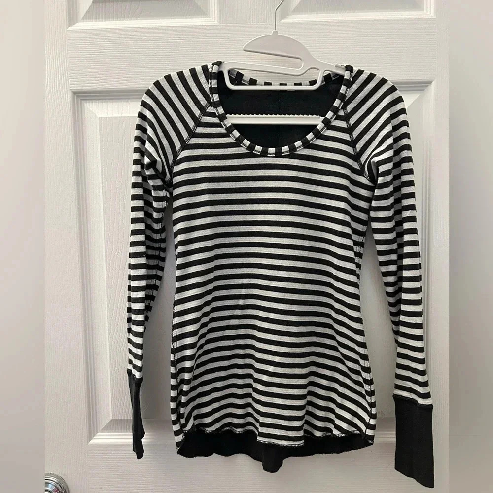 Striped Long-Sleeve Scoop Neck Top - Black & White